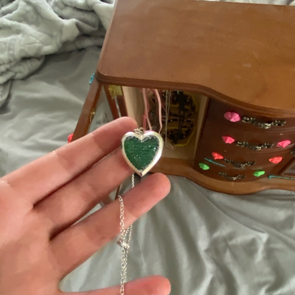 Jewelry - Picture 2 of 14